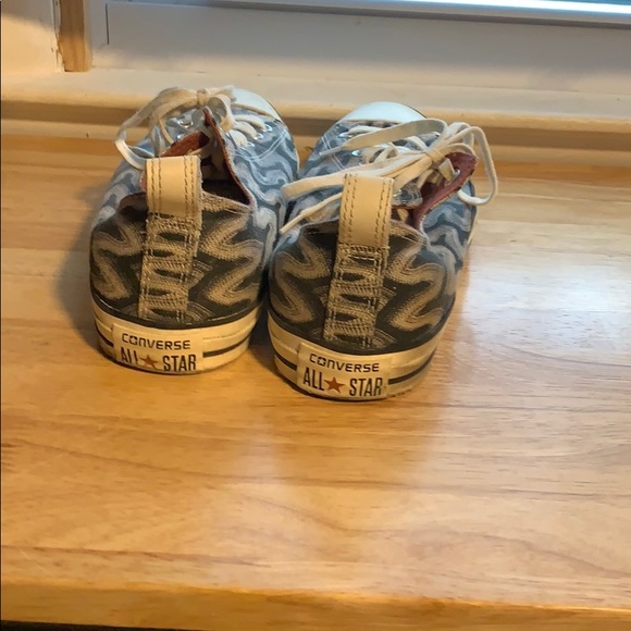 Lowtop Converse - Picture 2 of 3